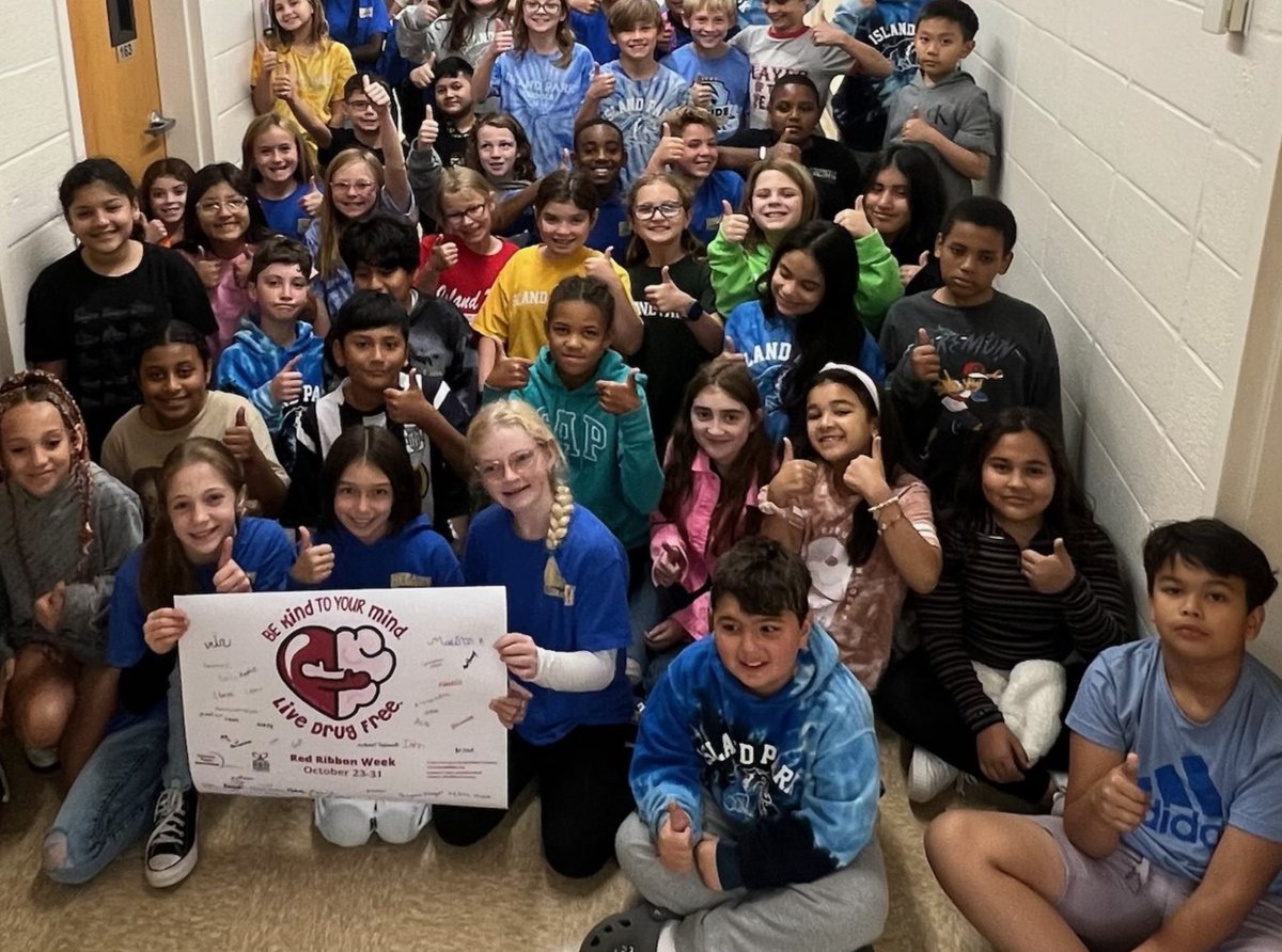 At the end of Red Ribbon Week, all our of students signed the pledge, Be Kind To Your Mind - Live Drug Free!