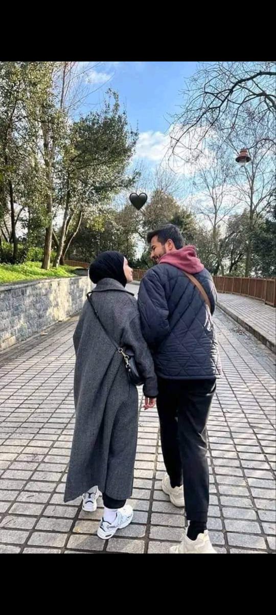ranimayman25's tweet photo. كان مجيئه لي حنوناً بشكل مفرط وكأنه يعتذر لي نيابة عن كل ما أذاني، وبينما انا ارفض كل العالم بشدة، كان هو قبولي الوحيد دائماً.M♥️💍 https://t.co/qPQ38yiwFK