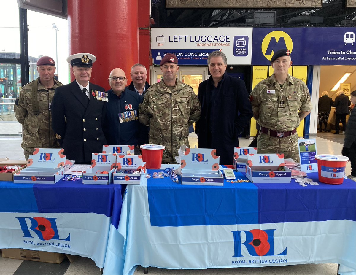 Mersey_Learn's tweet image. Supporting #PoppyAppeal today at Liverpool Lime Street  with @MetroMayorSteve and in Mann Island with @LpoolCityRegion @Merseytravel