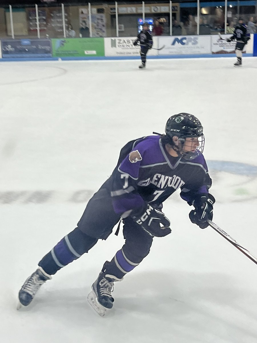 First hockey game of the fall in Vail, CO.
Felt great, and cardio was feeling right!
#athlete #Vail #icehockey