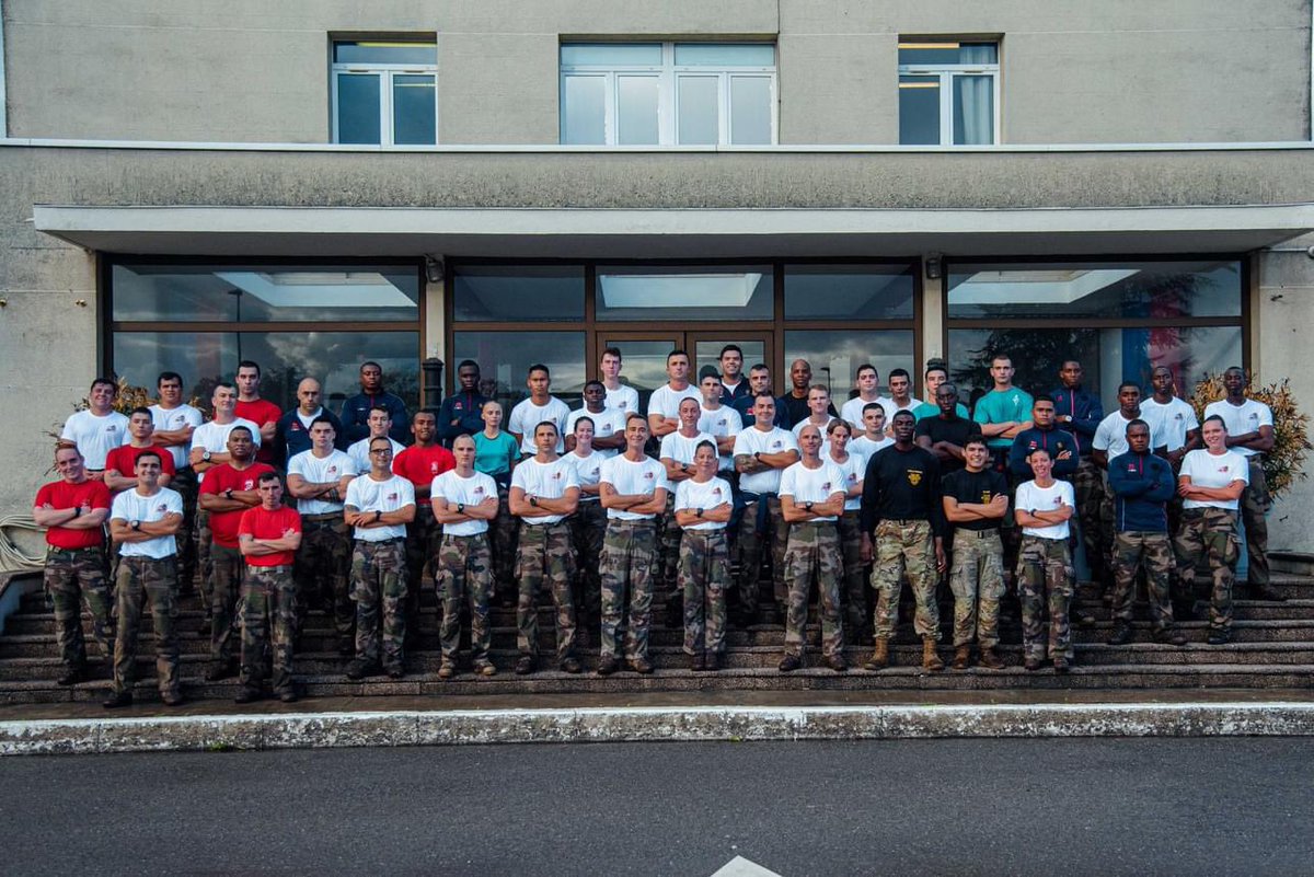 68eRAA_CDC's tweet photo. Belle séquence de cohésion ce matin au régiment autour d’une cause fédératrice #octobrerose. Ensemble, et grâce au soutien de notre partenaire @mutuelleuneo, participons à ce combat contre la maladie. Clôture de la cagnotte dans 4 jours! https://t.co/rx4TIKMNMO https://t.co/sbIP3l4Yuo