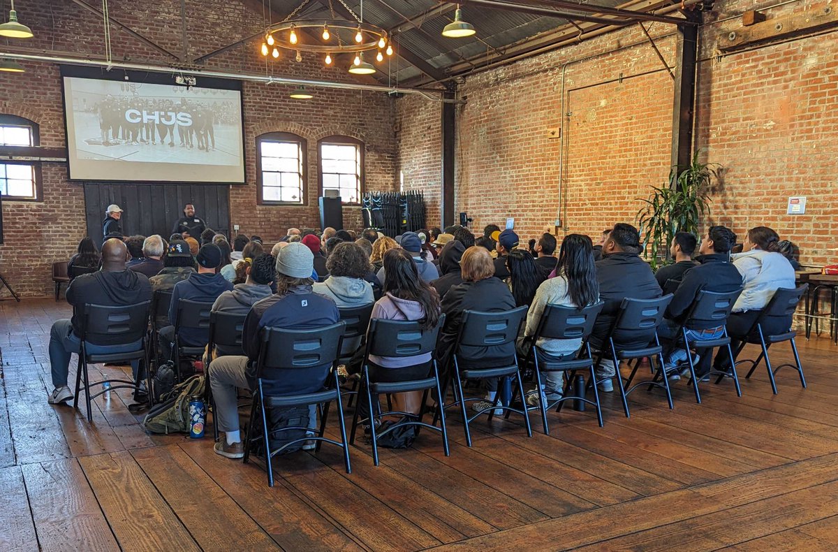 BeyondSport's tweet photo. A fantastic turnout yesterday in Oakland for our #HeadInTheGame Coaches Training! Thank you to our experts @CHJSorg &amp; @DocWayneDtG + the youth non-profits dedicated to #sportforsocialchange &amp; #mentalhealth 💪🏽

Sessions run through Nov 15- sign up today: https://t.co/JOmSX0Rv5y https://t.co/YMJFGMeATf