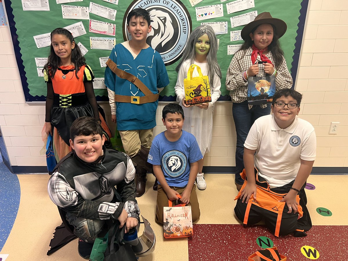 Our AMAZING readers took initiative to read to our younger reader for our Trunk n Read! The did a AMAZING job! <a href="/Numba1Principal/">Leigh Ann Turner</a> #leadership #5thgrade #givingback #JJA #Leadit #CISDLeadingtheway