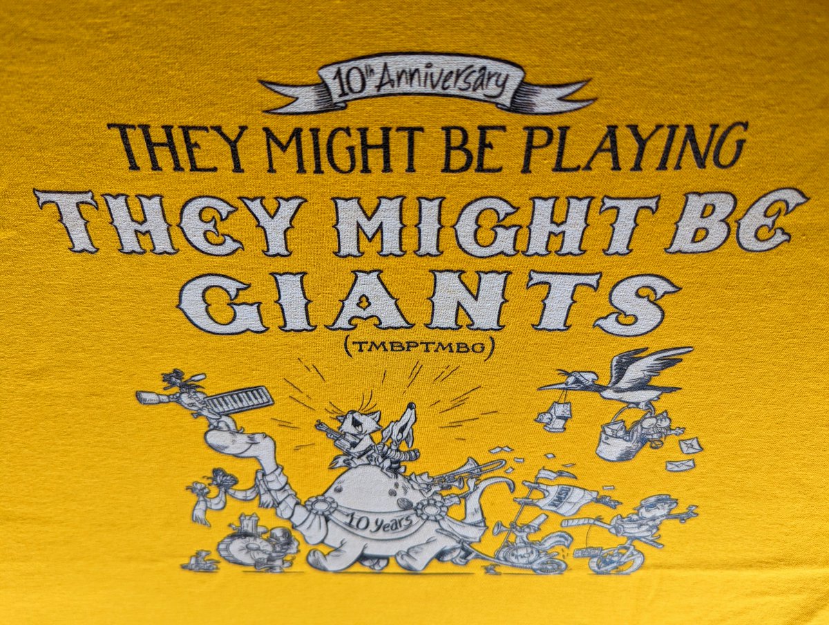 TMBGdotLOVE's tweet photo. Gotta be honest with you.
@HenriekeDraws' design looks REALLY GOOD on a t-shirt. Just sayin'. https://t.co/Z3WL2qENWF 

#KMSU #TMBG #TheyMightBeGiants #TMBPTMBG #swag https://t.co/ZQE2JCr33g