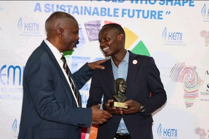 mkusdgclub's tweet photo. Our team had a chance to attend ESD Awards 2023 at Kenya Education Management Institute of over 70 learning institutions with innovative solutions towards achievement of UN Goals. Grateful for the invitation and welcoming. #youthvoicesmatter #ESDawards #innovation #SDGs https://t.co/b3jp6XrRe1