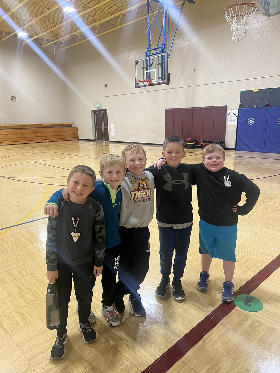 briartepp2's tweet photo. These students have been stepping up as leaders in PE. Constantly going above and beyond. So happy to have them in class and all the positive energy they bring with them. Keep up the great work! A goal of mine is to share more of what we do in PE this year https://t.co/J2cbtdsTdj