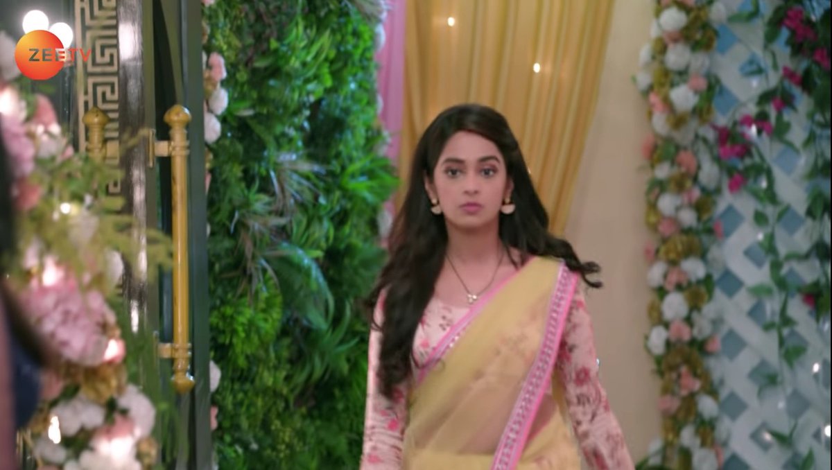 magicjunerain's tweet photo. She aced this scene like a pro, My most favourite performance of Mugdha as Prachi would be this, everything of this scene is just out standing! ❤️🤗😇

#KumkumBhagya #MugdhaChaphekar #Prachi https://t.co/bXWLj06E5t
