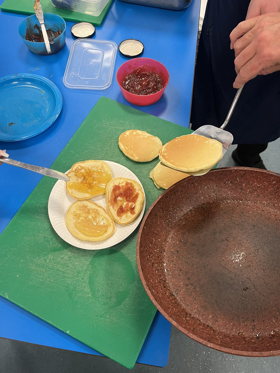 Bella the Therapy Dog tweet media