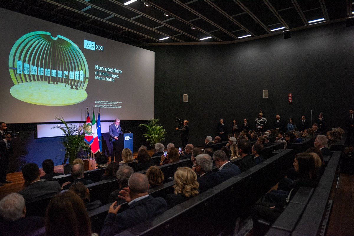 «Il sapiente intreccio tra l’architettura di Botta e le caratteristiche cancellature di Isgrò ci restituisce un potente messaggio a-temporale e che tuttavia si incastona nell’urgente, tragica attualità dei nostri giorni» @a_g_giuli per l'inaugurazione dell'opera "Non Uccidere"