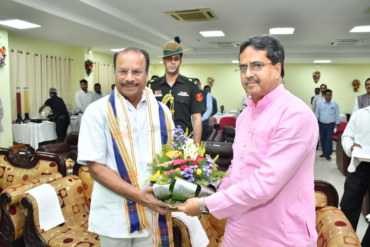 DrManikSaha2's tweet photo. Glad to host dinner followed by  cultural programme in honour of Hon'ble Governor of Tripura Shri Indra Sena Reddy Nallu Ji at State Guest House, Agartala this evening. https://t.co/9Zkqi4gvk8