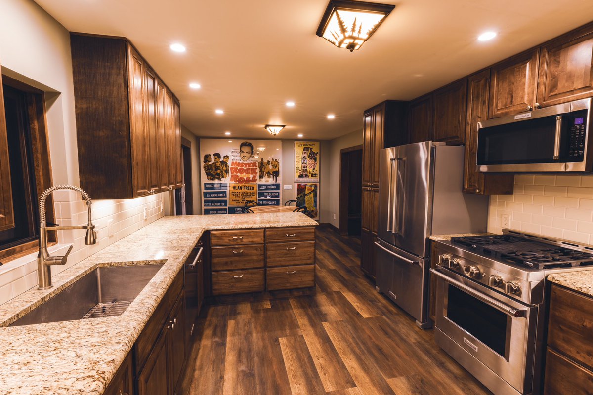 Spellbound615's tweet photo. Spellbound Recorders' luxury rustic post &amp; beam Main House studio lodging is Music City's newest, best kept secret. 

Spellbound's unique lodging is perfect for your next gathering including songwriter's retreats, creative workshops &amp; seminars, or an ideal space for the creative https://t.co/Se1iTn1q49