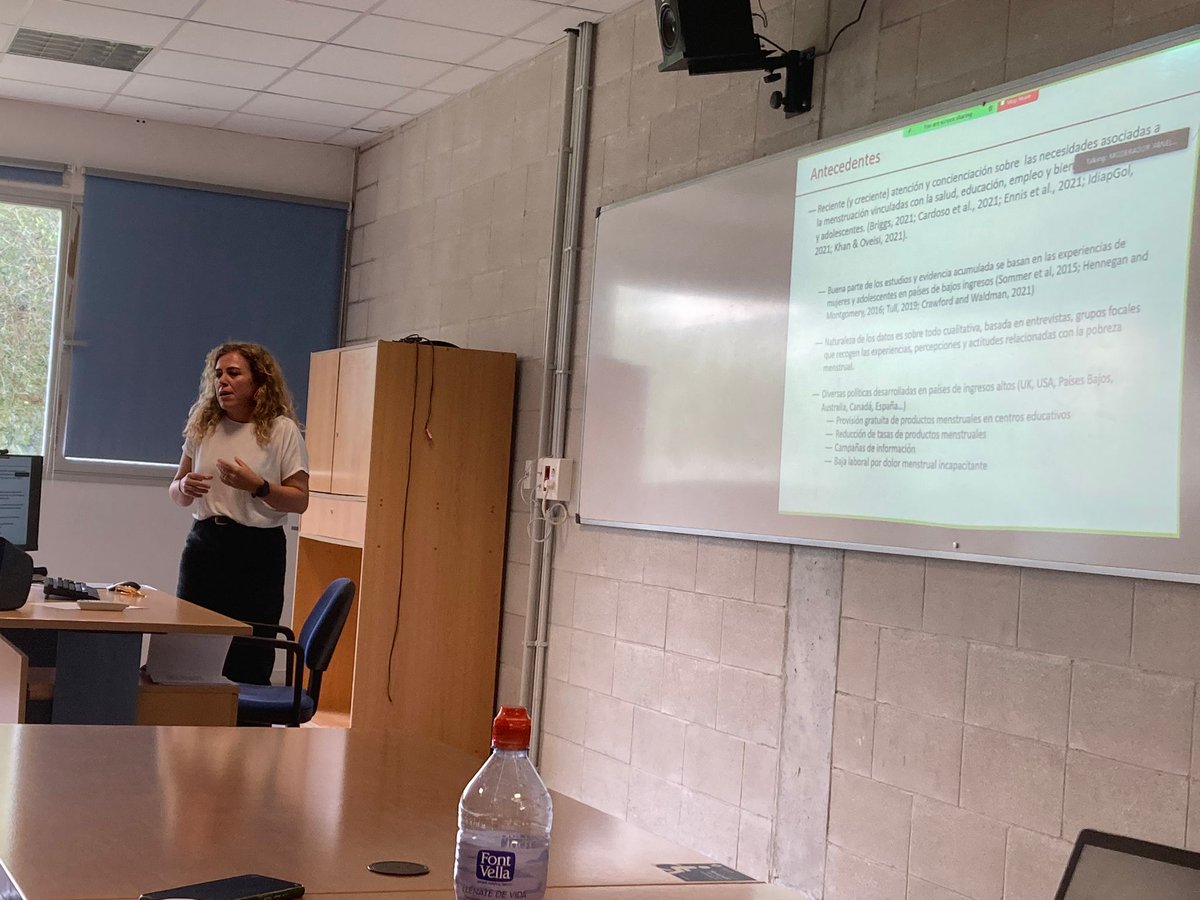 Marga Mari Klose: el 15% de las jóvenes en Barcelona experimenta pobreza menstrual. Es más común en hogares donde son la única mujer #REPS  y con esto cierro la obertura de #REPS2023 #Pobreza Y #Desigualdad