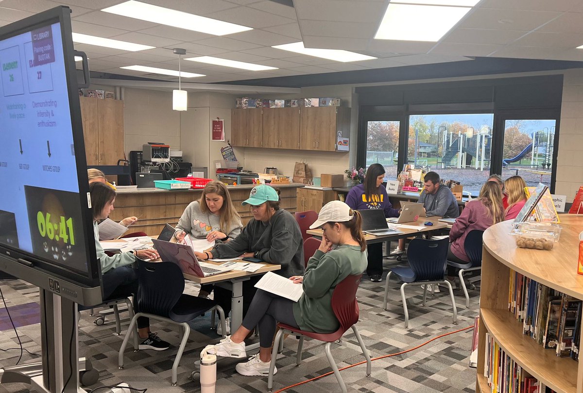ShannaHelmke's tweet photo. Shout out to our amazing teachers who came together to learn and work on ways to enhance student engagement in the classrooms!  #studentengagement #innovativelearningmodel #teachercollaberation #ProfessionalDevelopment #marzanoframework https://t.co/JsObdwBdfc