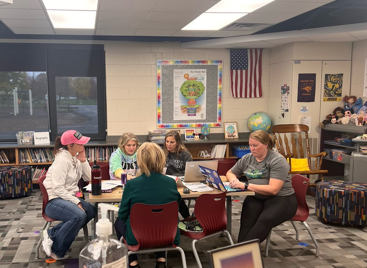 ShannaHelmke's tweet photo. Shout out to our amazing teachers who came together to learn and work on ways to enhance student engagement in the classrooms!  #studentengagement #innovativelearningmodel #teachercollaberation #ProfessionalDevelopment #marzanoframework https://t.co/JsObdwBdfc