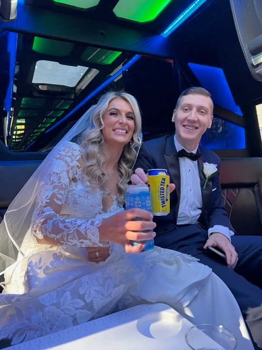 mcevoy_inflight's tweet photo. ⁦@TwistedTea⁩ I had to get a picture with my favorite drink on my wedding day. Maybe I will have a shot at getting on the back of a bottle. https://t.co/rsqldiwJB5