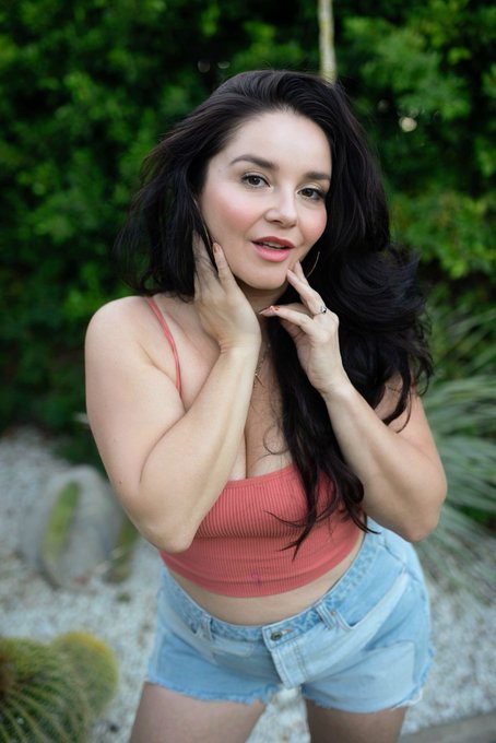 I love you for free and I'm not your mother.  (Jk Shakira) https://t.co/202BS07h9r