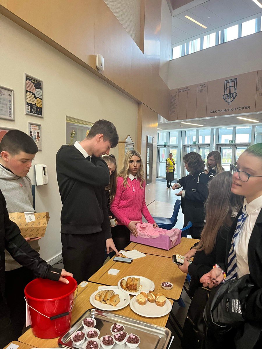 theparkmains's tweet photo. Our S5/6 PDA class have been raising money for Breast Cancer Awareness month. Today we had a Wear it Pink day, bake sale, sold ribbons and badges and did some face painting! Well done 🎀👏🩷 https://t.co/BQmaVlt3bR