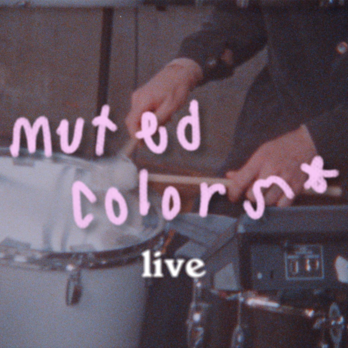 ‘muted colors live’ by Ben Sloan, percussionist and producer, is out today! The live EP contains collaboratively crafted renditions of compositions that stem from his acclaimed debut album muted colors, released earlier this year.

bensloan.bandcamp.com/album/muted-co…