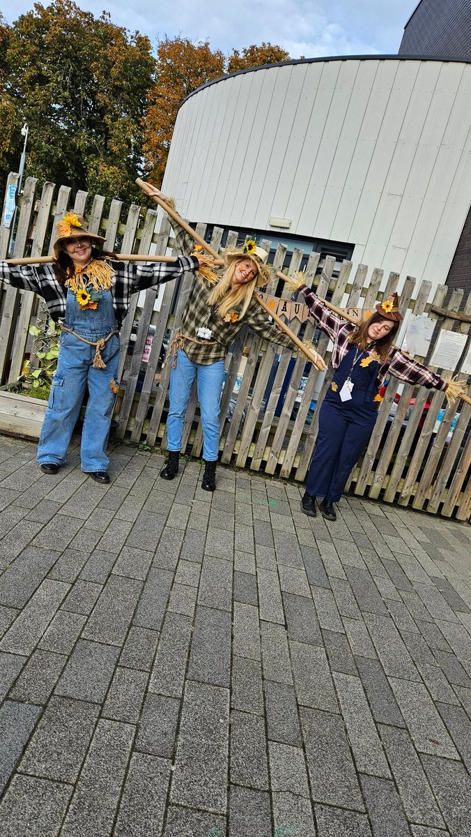 WhatriggsECC's tweet photo. Team Whatriggs does Killieween 🎃🎃🎃 https://t.co/Iqf9KuXmld