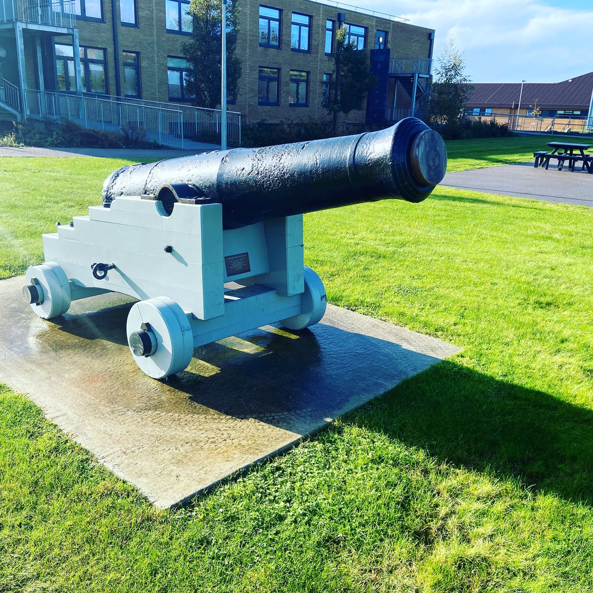 serveandprotect's tweet photo. 🇬🇧 Exciting day presenting to the British Army at Worthy Down! 🤝📢 #BritishArmy #PresentationDay #WorthyDown https://t.co/QPBRKCpQPU