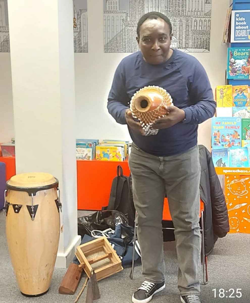SouthwarkLibs's tweet photo. Thank you to PETE GODISMO for introducing African Musical instruments to children through storytelling at #BlueAnchorLibrary
Another busy, creative and fun #BlackHistoryMonth event!
Still more to come: https://t.co/hyumKz5CCX https://t.co/MrXtYy3ghV