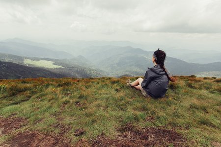 🍓 Farmers' market finds made for a delicious and colorful day. Fresh produce and friendly faces, what more can you ask for? #FarmersMarketFun
