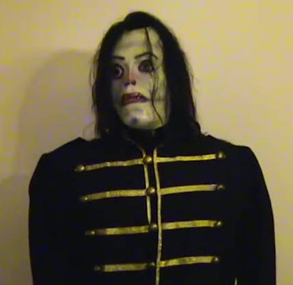 La madre de todas las batallas

¿Quién es más inquietante? 

Ayuwoki o Britney 

Los leo, sean respetuosos