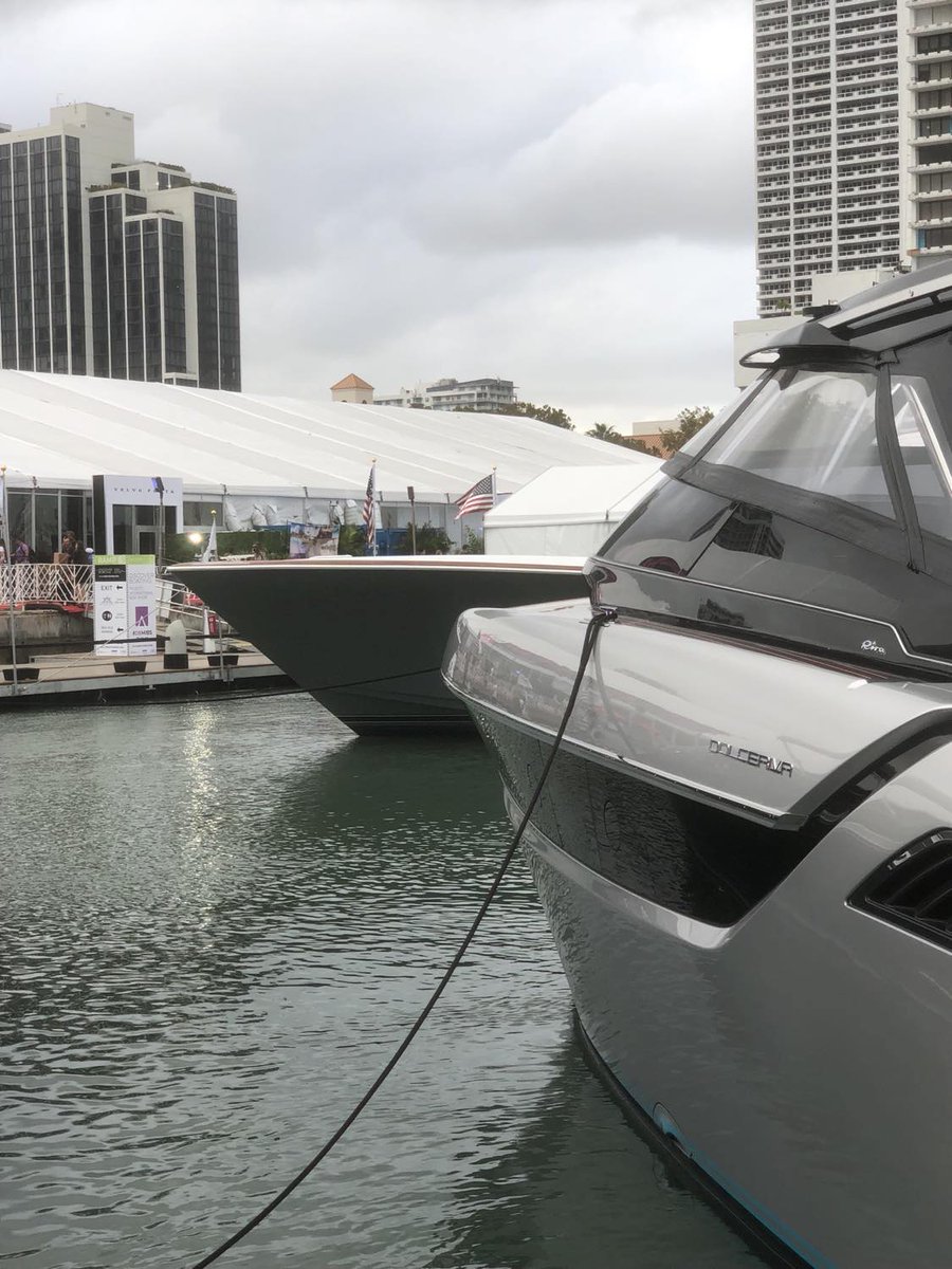 KftMbd's tweet photo. Its a good memories  Miami Boat Show 2022 #luxurylife #FloridaLife #uniquedesign #yacht #boatdesign #design #luxurylifestyle #boatinterior #boatshow #FortLauderdaleboatshow #miamiboatshow #foryou #highlife https://t.co/cgFO26ub3n