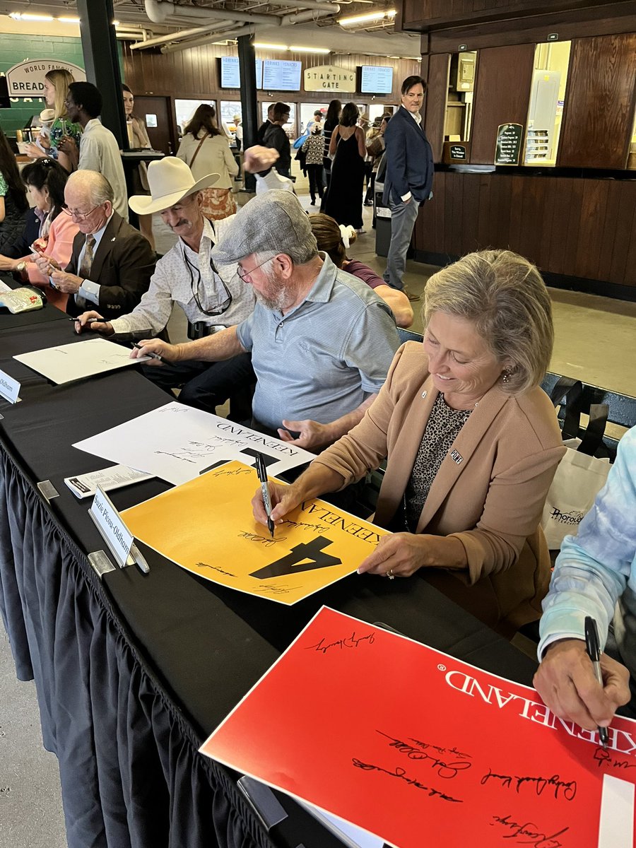 Thank you @keeneland for hosting the Jockey autograph session today!