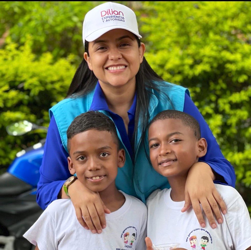 auraisabelgs's tweet photo. Sonreímos con la convicción de una campaña política honesta y llena de argumentos. ¡Vamos por un Valle del Cauca que prioriza su niñez!

Estas imágenes en Jamundí con profes de escuela dominical y mis dos amigos en la comuna 18 me hace feliz 🥰

U 54 a la Asamblea del Valle. https://t.co/fRhl6dpHeB