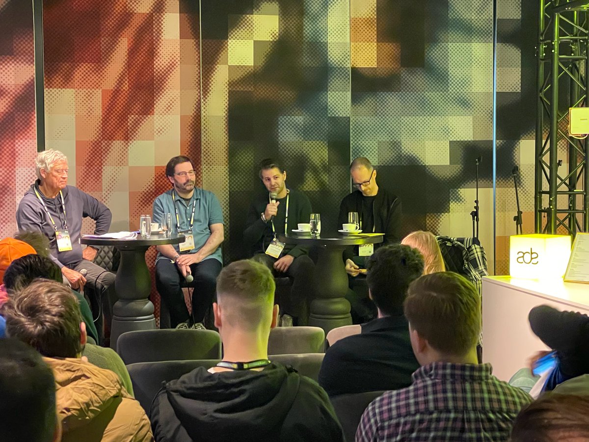 House Club Set tweet media