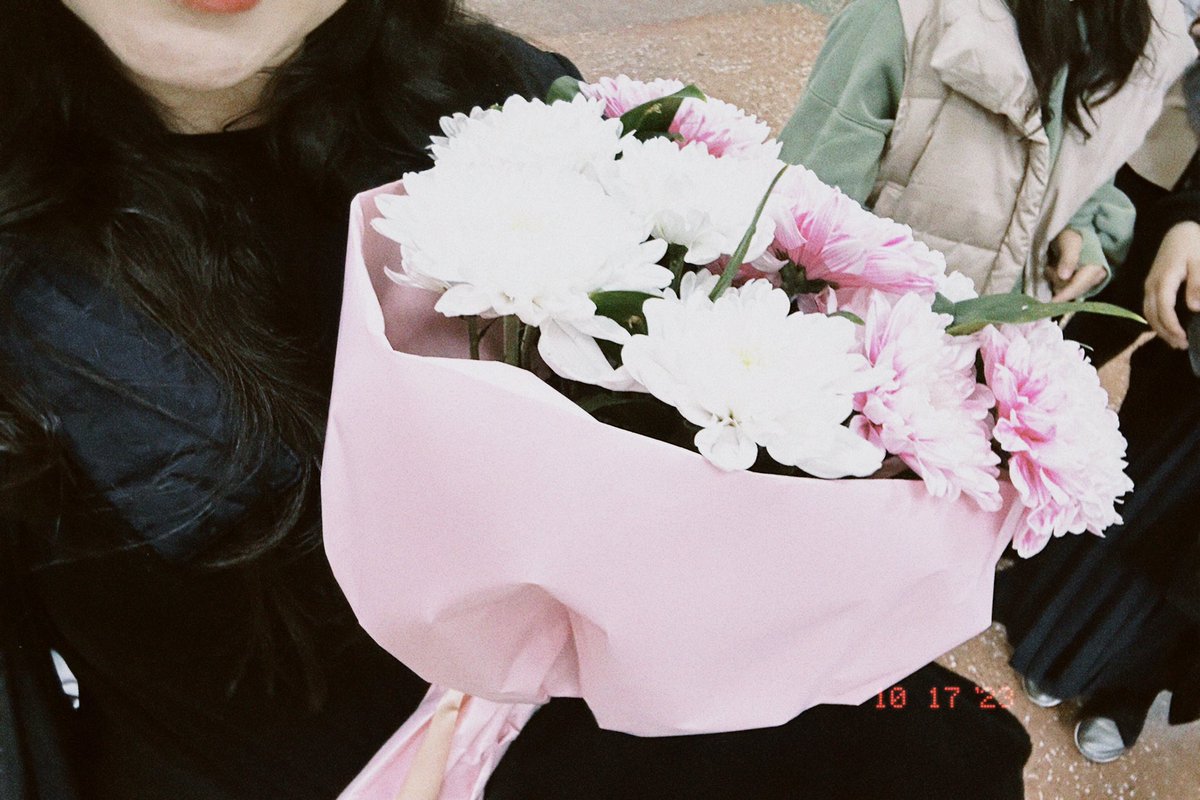 xenseas's tweet photo. 18-летие прошло в окружении самых любимых людей, и самых теплых поздравлений от всех https://t.co/FNXWaEk4ly