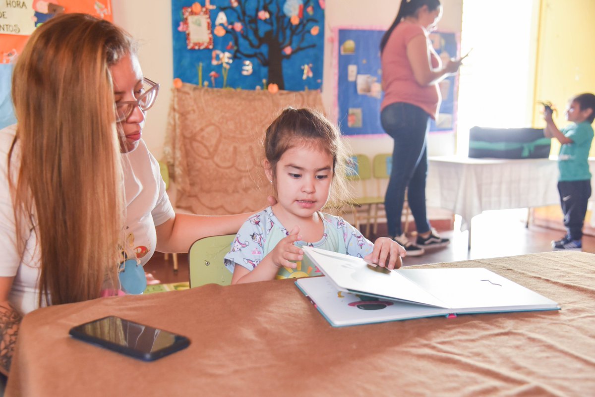 2da Maratón de lectura 📚

🧒👧Niños y niñas, juntos a sus familiares, compartieron en el Espacio de Primera Infancia Patito Siriri de la 2da Maratón de Lectura