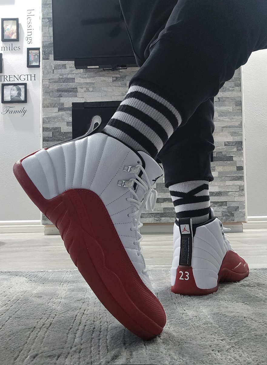 SolefulThreads_'s tweet photo. UnDS my 🍒 today. So glad I hit on the shock drop. Added that @TheReal_JMillz_ influence with the pic#cherry12s #unds #freshpair #jmillzchallenge https://t.co/sgtmkP8rkT
