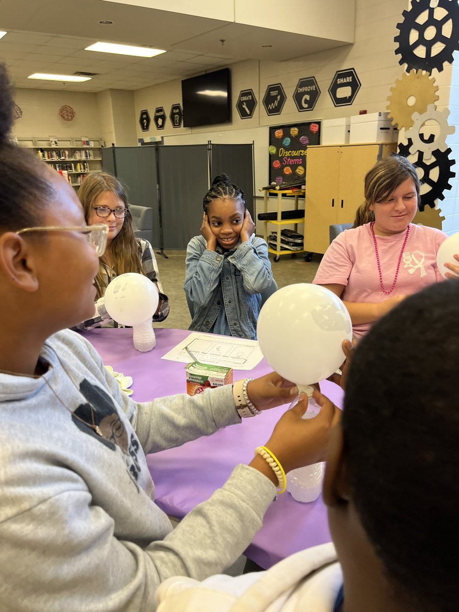 MorganBible's tweet photo. 🎃👻Halloween Station fun with ALL- Star Steam! Ss in Mr.Tavel’s class went Trick or Treating using Ozobots, painted pumpkins, and did a science experiment on chemical reactions. This lesson was run by DMS character council members.  @Ozobot @dms_tcboe  #GoldStandard https://t.co/Ft0o8jk3Lx