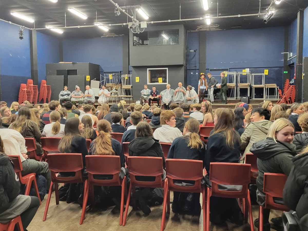 An excellent turn out for 6th form led 'pie the teacher'. This may turn out to be an annual event! Superbly organised - lots of money raised for charity. We'll done to all involved! 🥧