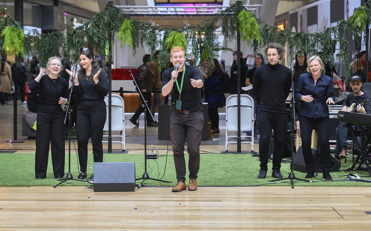 The 'Everything to Everybody' Project - Shakespeare's First Folio at Bullring Birmingham. Last weekend was full of excitement with the @excathedra_AVM 
Photographs by Katja Ogrin. @E2EShakespeare