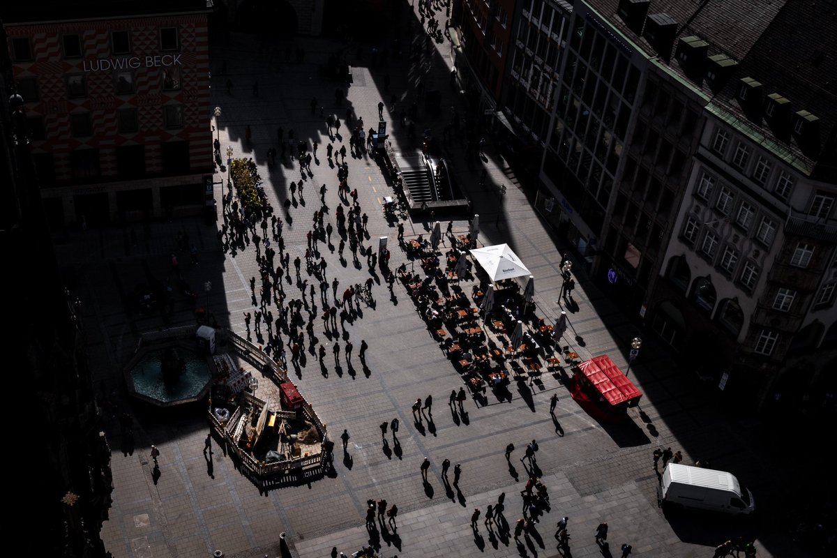 M from #münchen 

#travel #travelphotography #natgeotravelpic #natgeoyourshot #munchen #leica #leicaphotography #leicagermany #leicaromania #morning #morninglight #negativespace