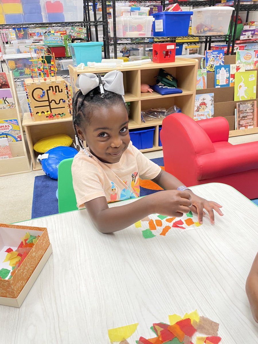 MSCCRR_msuext's tweet photo. From Play-Doh monsters to learning about the color of leaves in the fall we had a week full of Community Events! 

#MSUext #MSCCRR #CommunityEvent #Fall https://t.co/bfm8gPgBvh