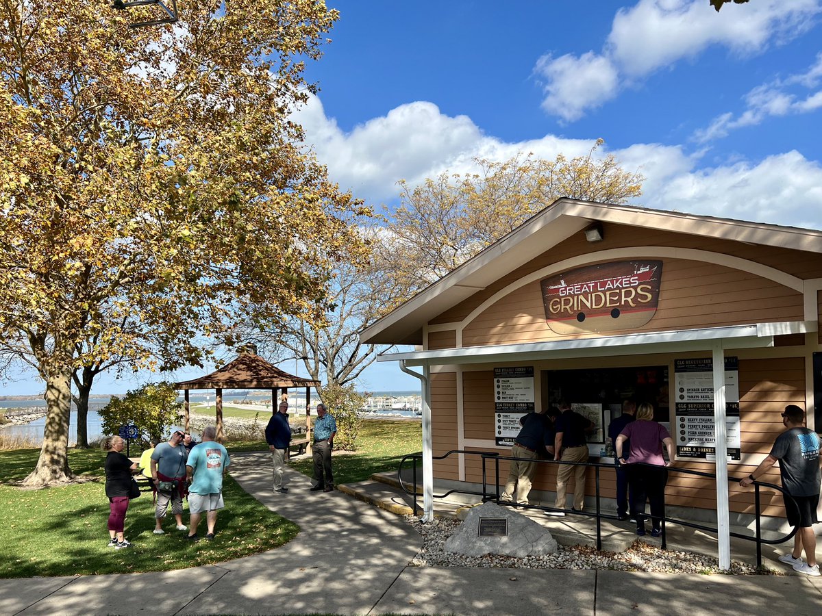 TomHorsman's tweet photo. Couldn’t ask for a nicer late October day for my last @GLGrinders trip of the season https://t.co/KWujVoIxCx