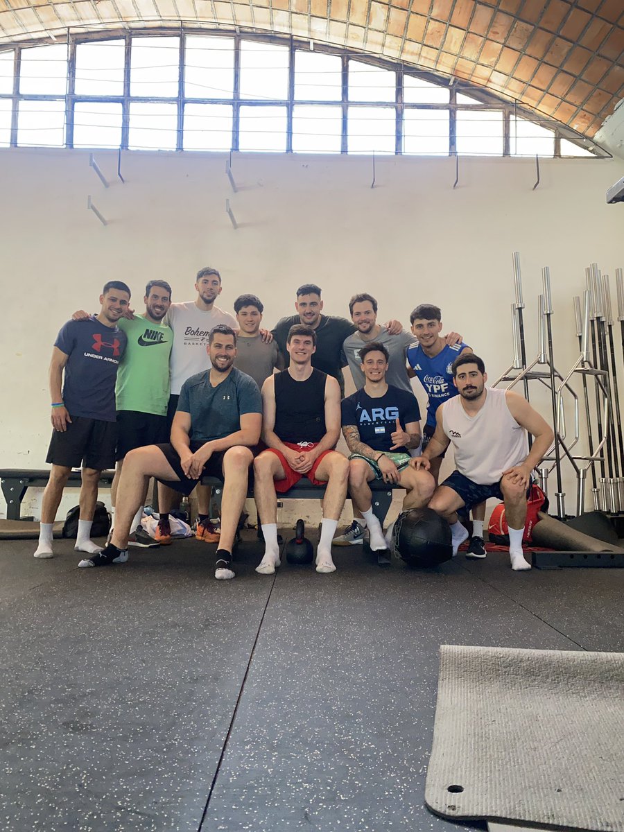 🤜🏻🤛🏻🤎🤍 JUNTOS.