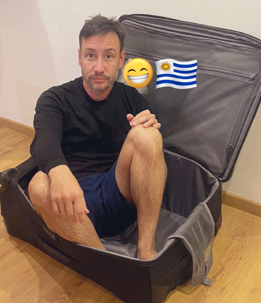 LucianoPereyra's tweet photo. Me voy a terminar de armar la valija. 
Nos vemos mañana en el #AntelArena de #Montevideo 🇺🇾❤️🇺🇾 https://t.co/zwkCMM1aYF
