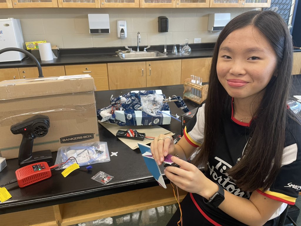 Thank you to <a href="/jonlee04/">Jon Lee</a> <a href="/marineinstitute/">Marine Institute, Memorial University</a> for giving us a few tips on our boat design for the upcoming model boat race next week! <a href="/SPJHPythons/">SPJH</a>