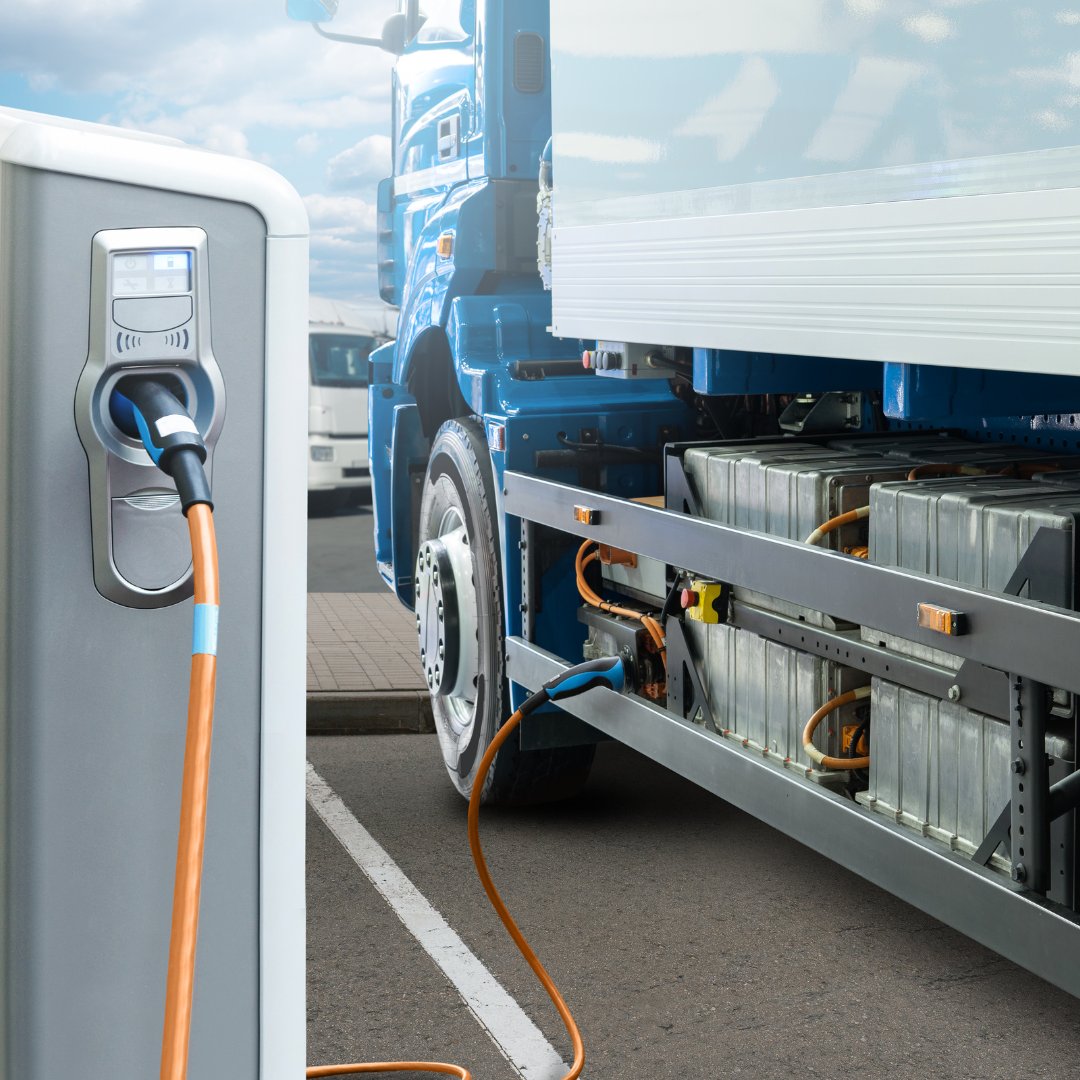 SVTFleet's tweet photo. Looking to supercharge your fleet efficiency by transitioning to electric? Start with these 5 vital steps ⚡️🧵

#trucking #electricvehicles #fleetmanagement https://t.co/eyu2V1UVfO