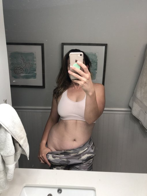 Happy Friday! Where are you taking me on our date? https://t.co/4OsTy9DNWL