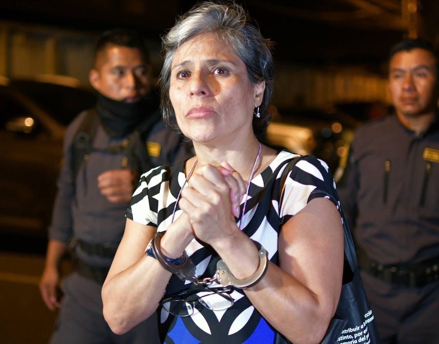 Ricigt1's tweet photo. 🆘Claudia González, exmandataria de #CICIG, lleva 60 días en prisión provisional sin un proceso justo, mientras el #JuezBremer no atiende adecuadamente su caso. Exigimos #LibertadParaClaudia y denunciamos la #CorrupciónJudicial. ⚖️ https://t.co/r5B4PCOaRi
