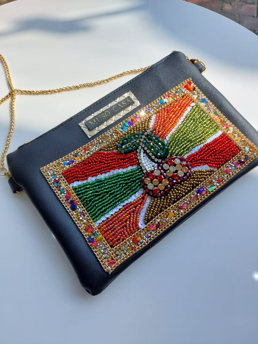MusoCasa's tweet photo. A summer holiday inspired Tropical Queen to brighten up cold winters....

https://t.co/j5pH4LD34j 

#MusoCasa #MusoCasaTropicalQueens #preorder #LimitedEdition https://t.co/4TPX5ljP4m