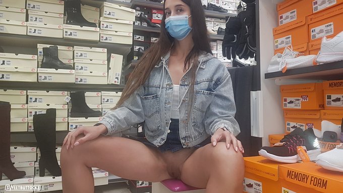 Shoe store! https://t.co/ktRRviXsBx
