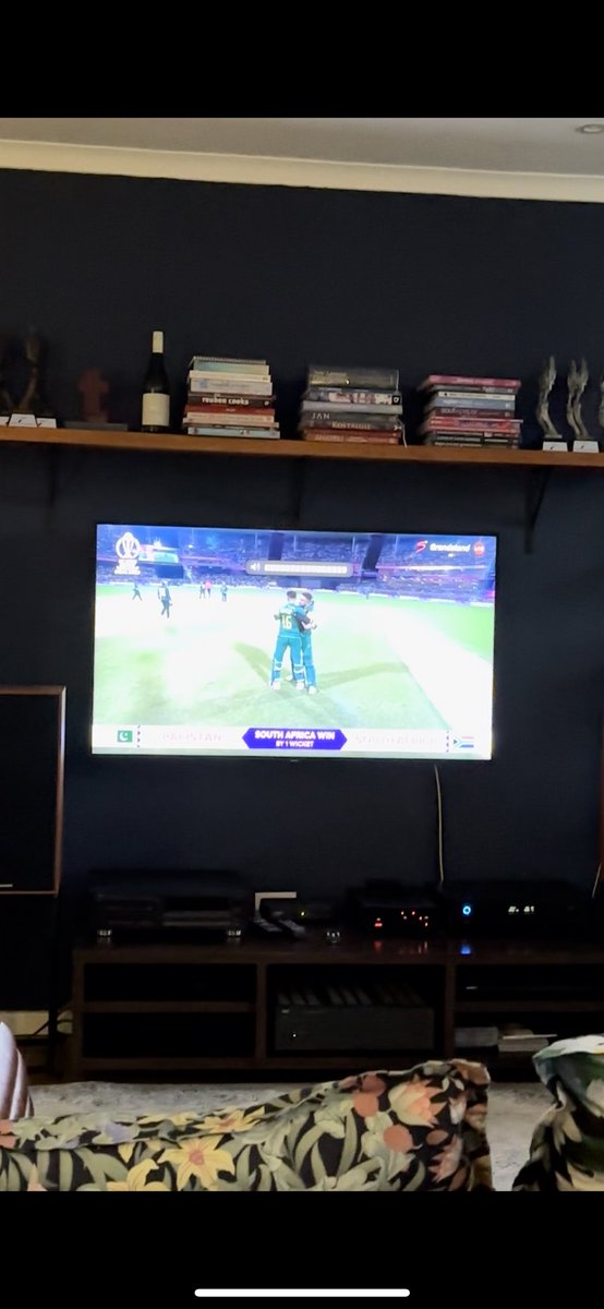 MartelizeBrink's tweet photo. Proteas!!!!! 🇿🇦🇿🇦🇿🇦🇿🇦🇿🇦 Jy soek 4 lopies? Ek gee jou ‘n vier! 🏏 #savspakistan https://t.co/9M24izgVzU