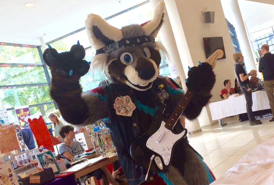 titanpandaroo's tweet photo. Derp or treat!?
Pandaroos are too derpy for tricks, so you'll get hugs instead this #FursuitFriday !
#DerpingIntensifies https://t.co/s3HCsWzHvl